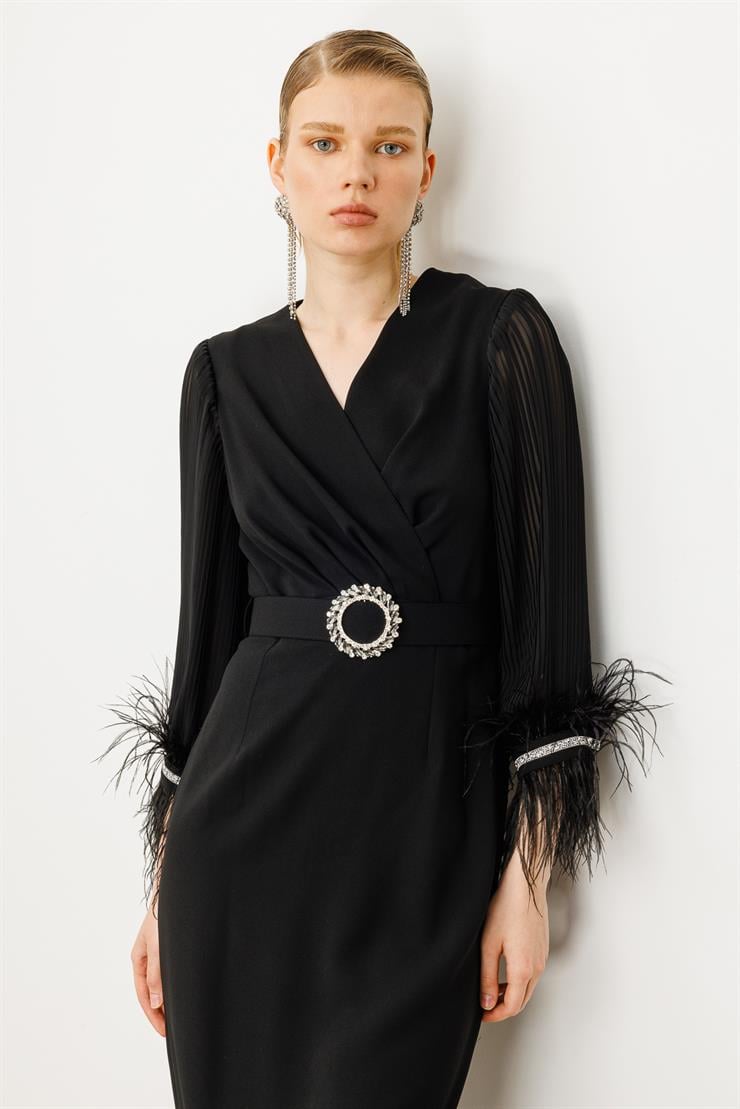 Modailgi  Kolları Pliseli Manşeti Otrişli Uzun Elbise Siyah