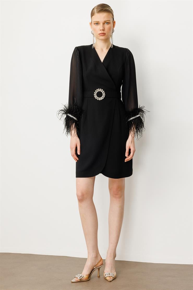 Modailgi  Kolları Pliseli Manşeti Otrişli Kısa Elbise Siyah