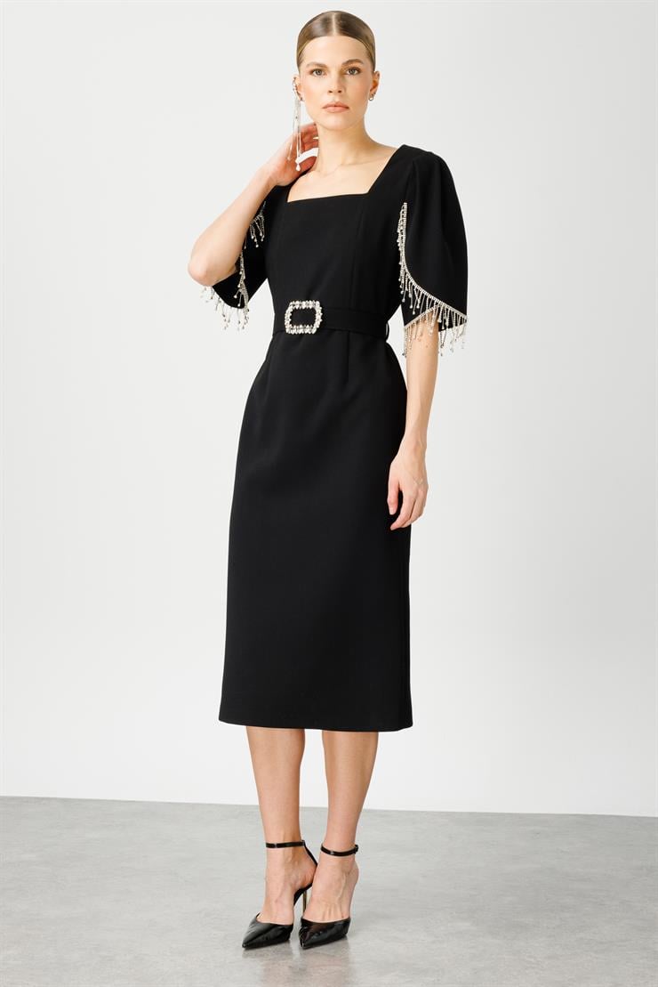 Modailgi  -*Kolları Şerit Aksesuarlı Elbise Siyah