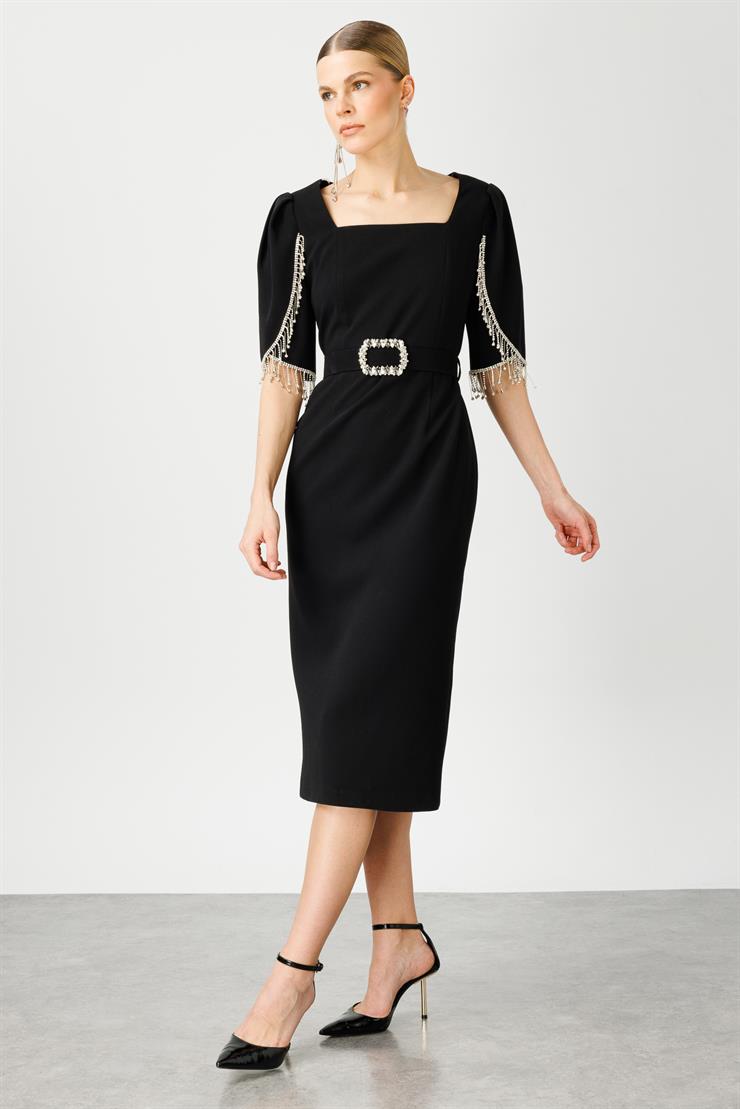 Modailgi  -*Kolları Şerit Aksesuarlı Elbise Siyah