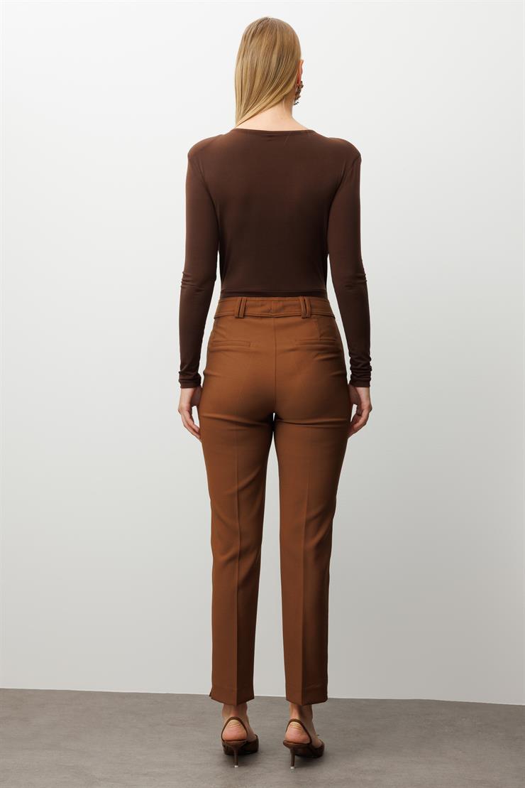 Modailgi  Köşe Cep Dar Paça Pantolon Taba