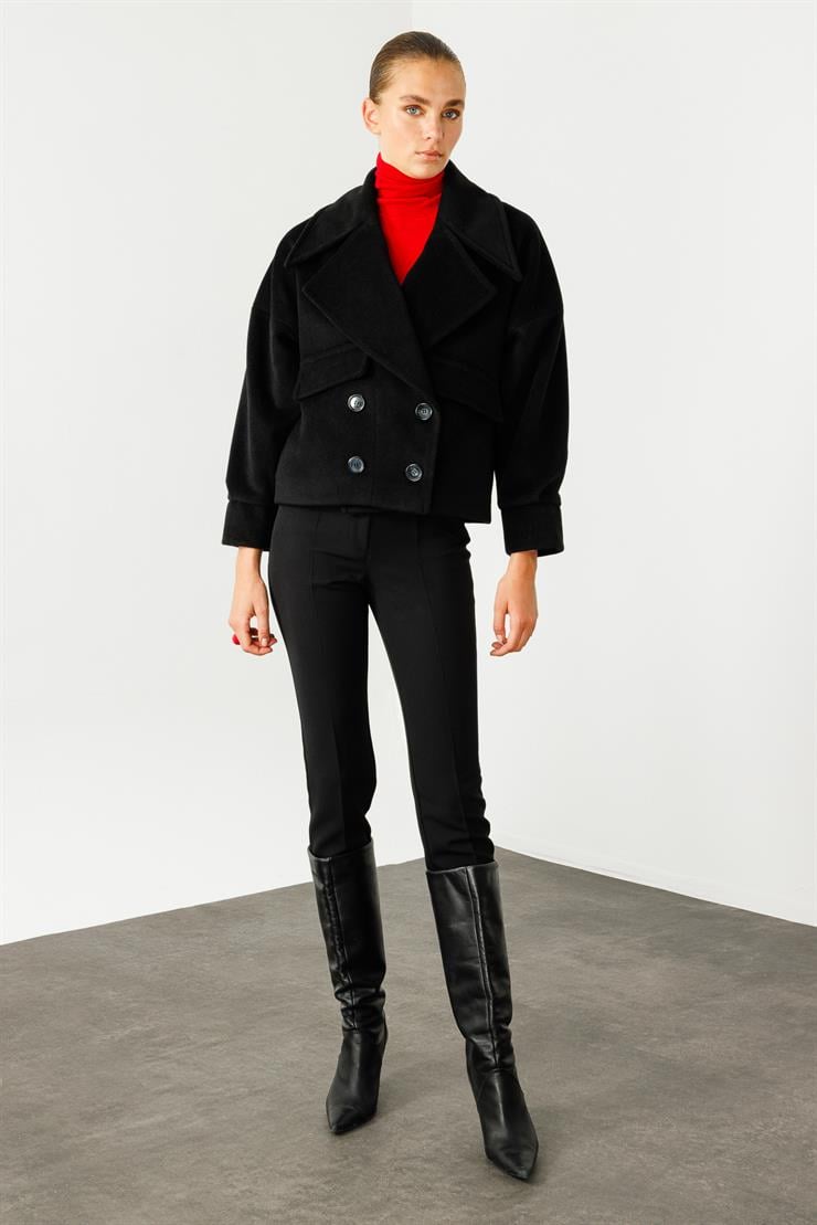 Modailgi  Kruvaze Dört Düğmeli Kısa Kaşe Kaban Siyah