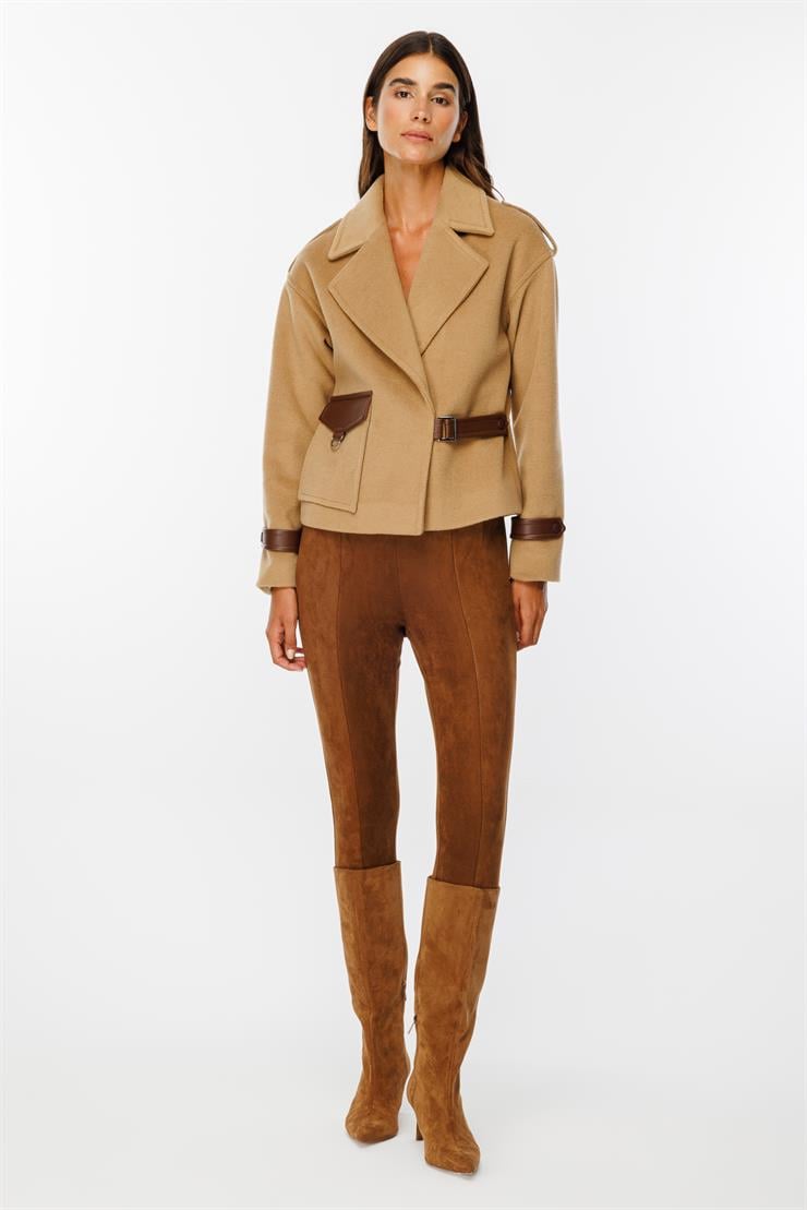 Modailgi  Kruvaze Kapamalı Deri Detaylı Kısa Kaşe Kaban Camel