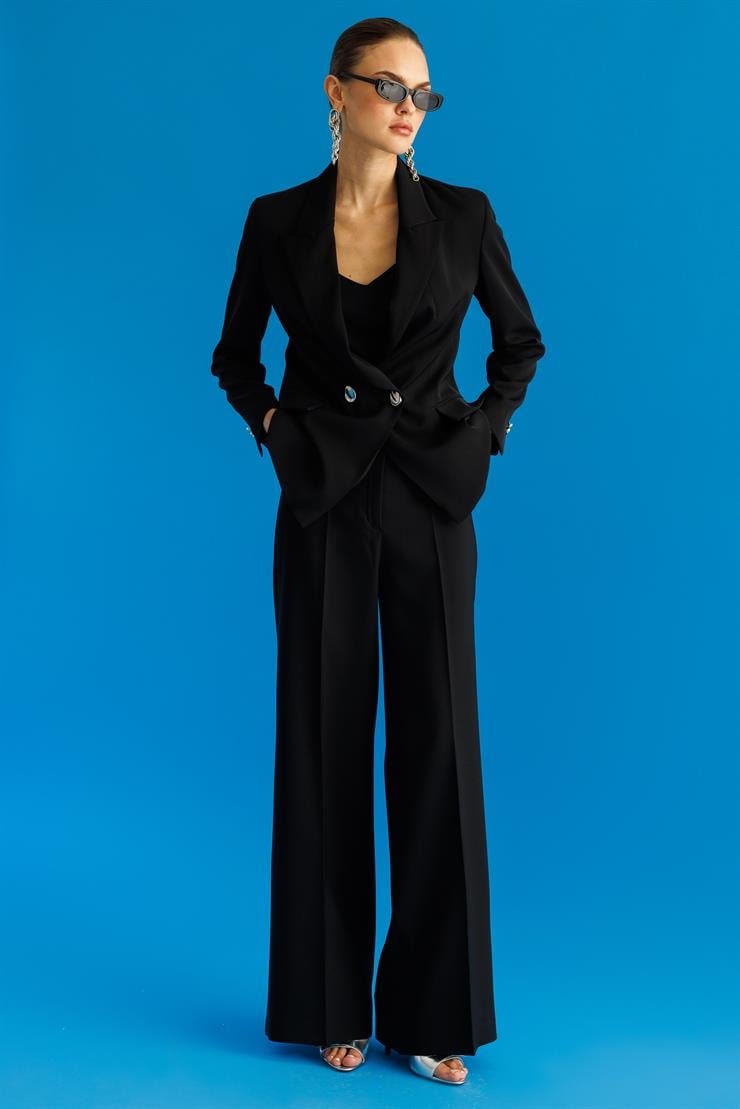 Modailgi  Kruvaze Kapamalı Torba Cepli Yırtmaçlı Kısa Ceket Siyah