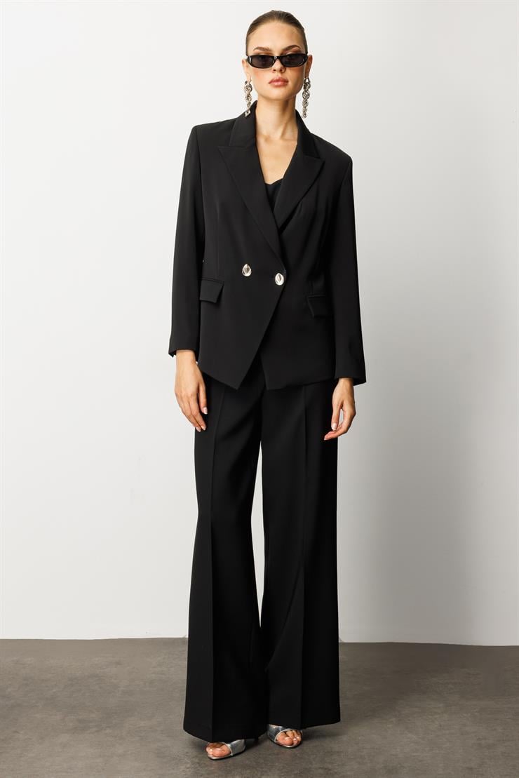 Modailgi  Kruvaze Kapamalı Torba Cepli Yırtmaçlı Kısa Ceket Siyah