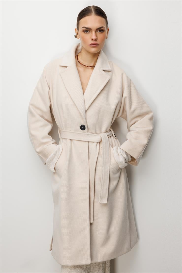 Modailgi  Kuşaklı Tek Düğmeli Diyagonal Çizgili Kaşe Kaban Bej