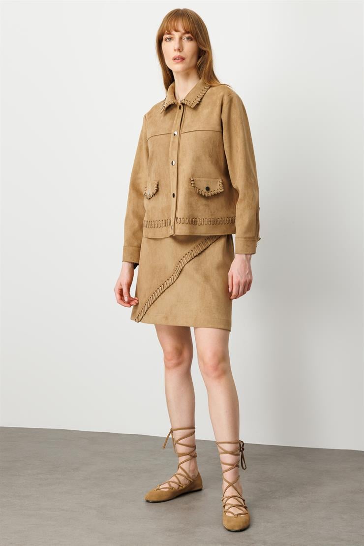 Modailgi  Lazer Kesim Şerit Detaylı Robalı Kısa Süet Mont Vizon