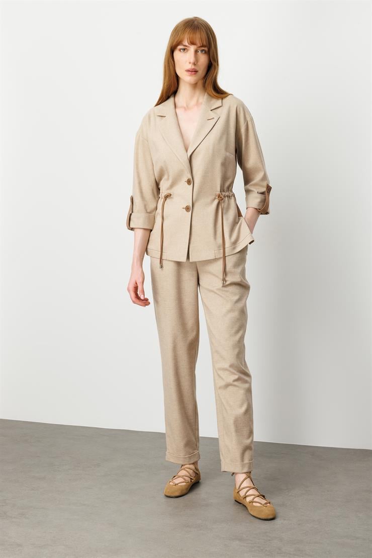 Modailgi  Mono Yaka Duble Kol Apoletli Kumaş Garni Detaylı Astarsız Ceket - 40047 Vizon