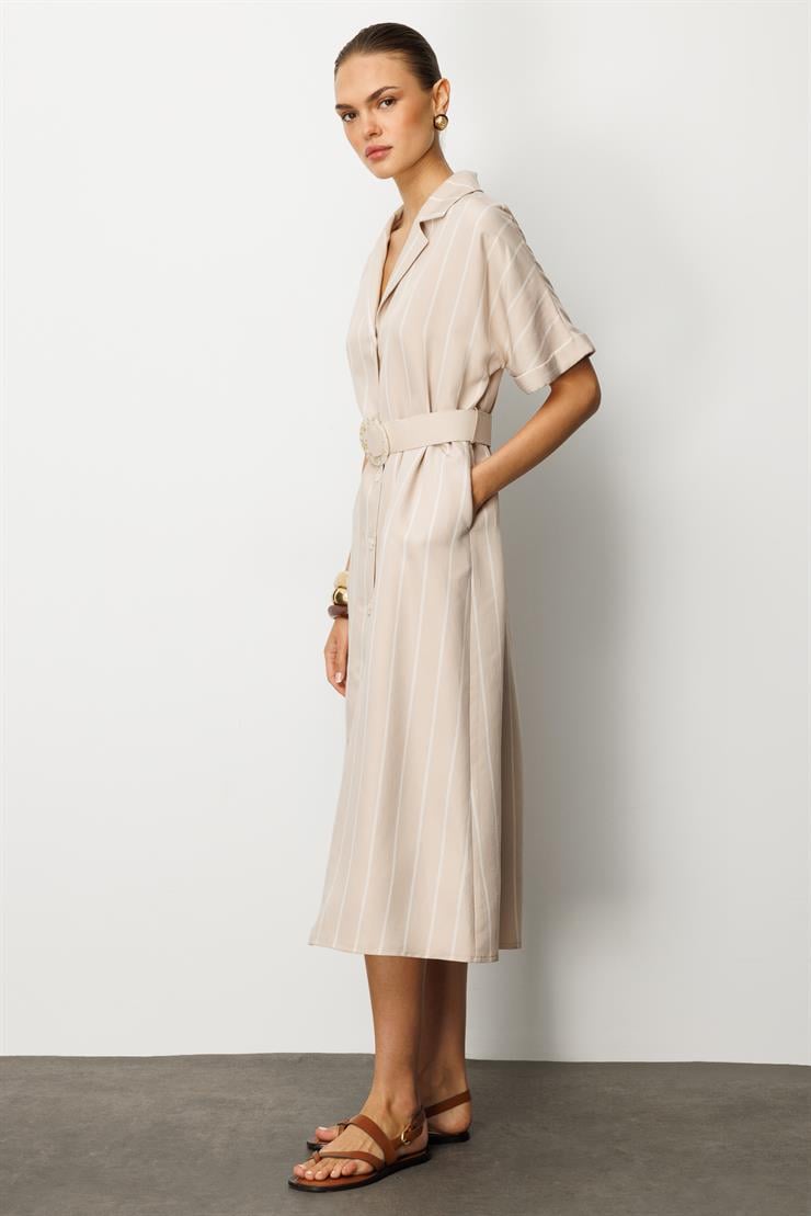 Modailgi  Mono Yaka Yarasa ve Duble Kol Yandan Cepli Kemer Detaylı Midi Boy Elbise Taş