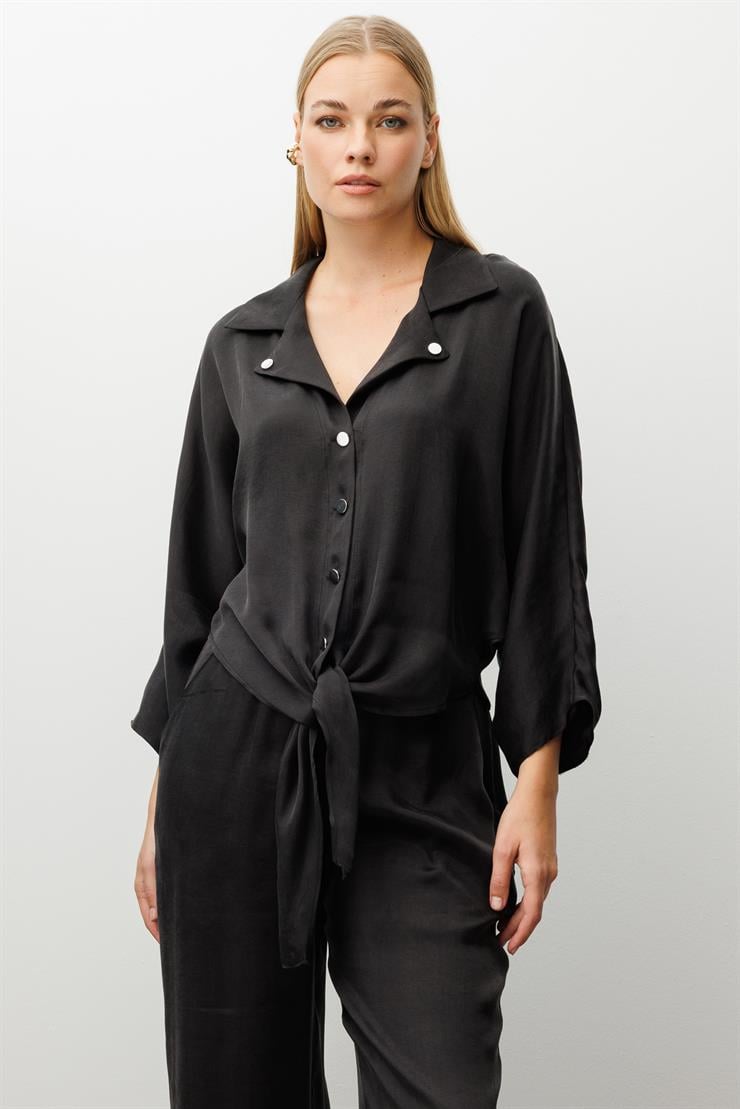 Modailgi  Mono Yakalı Yarasa Kol Önden Bağlama Detaylı Kısa Gömlek - 40025 Siyah