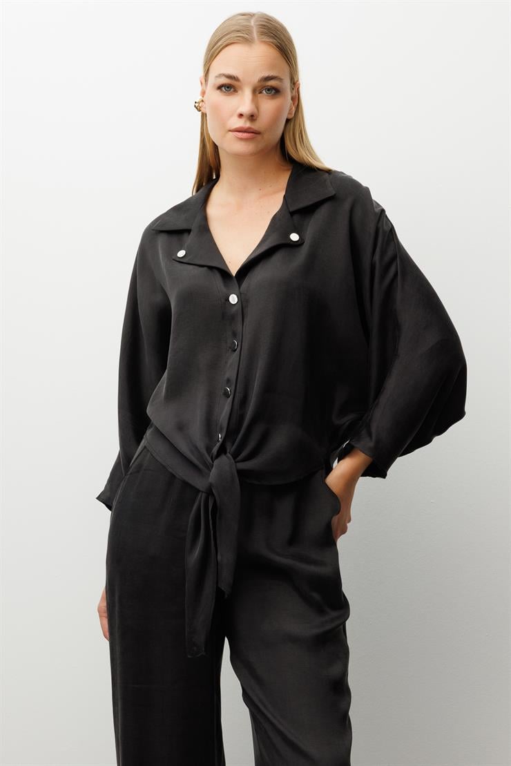 Modailgi  Mono Yakalı Yarasa Kol Önden Bağlama Detaylı Kısa Gömlek - 40025 Siyah