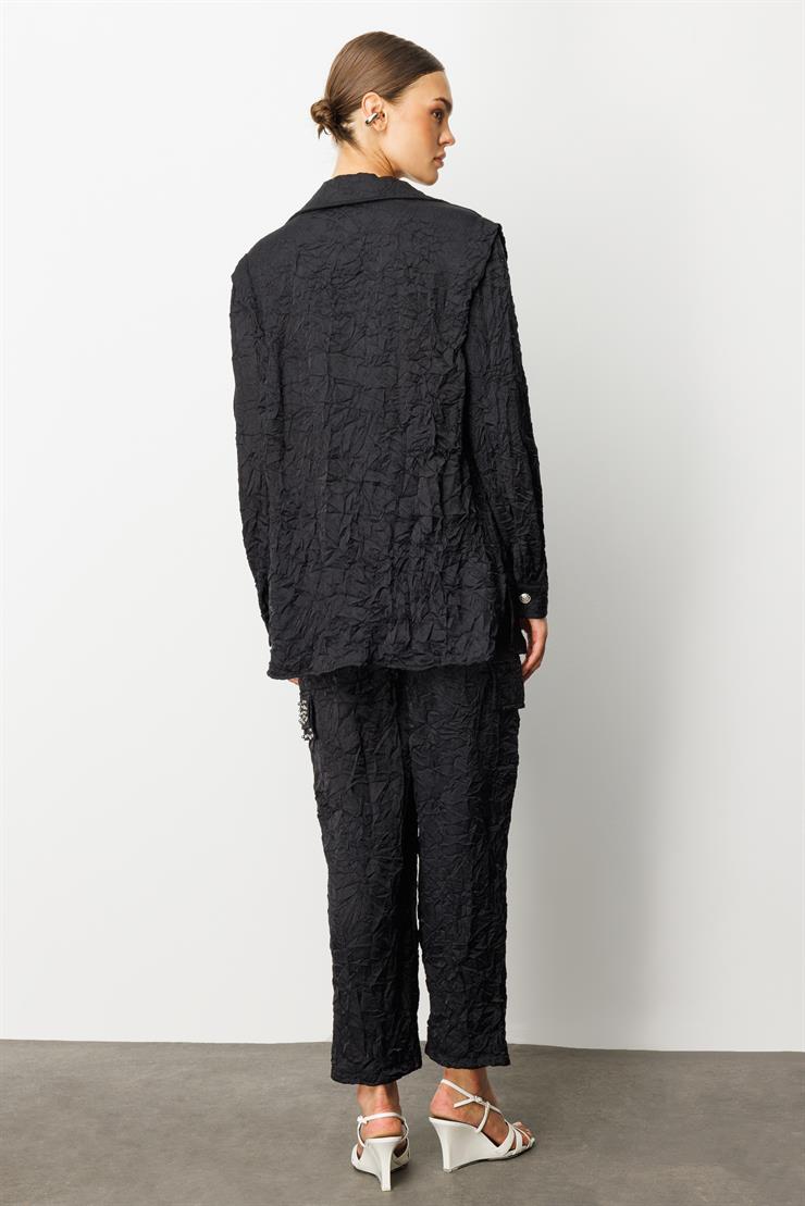 Modailgi  Omuzları Havalı Dikiş Detaylı Cep Kapağı İncili Düğme Kapamalı Gömlek Siyah