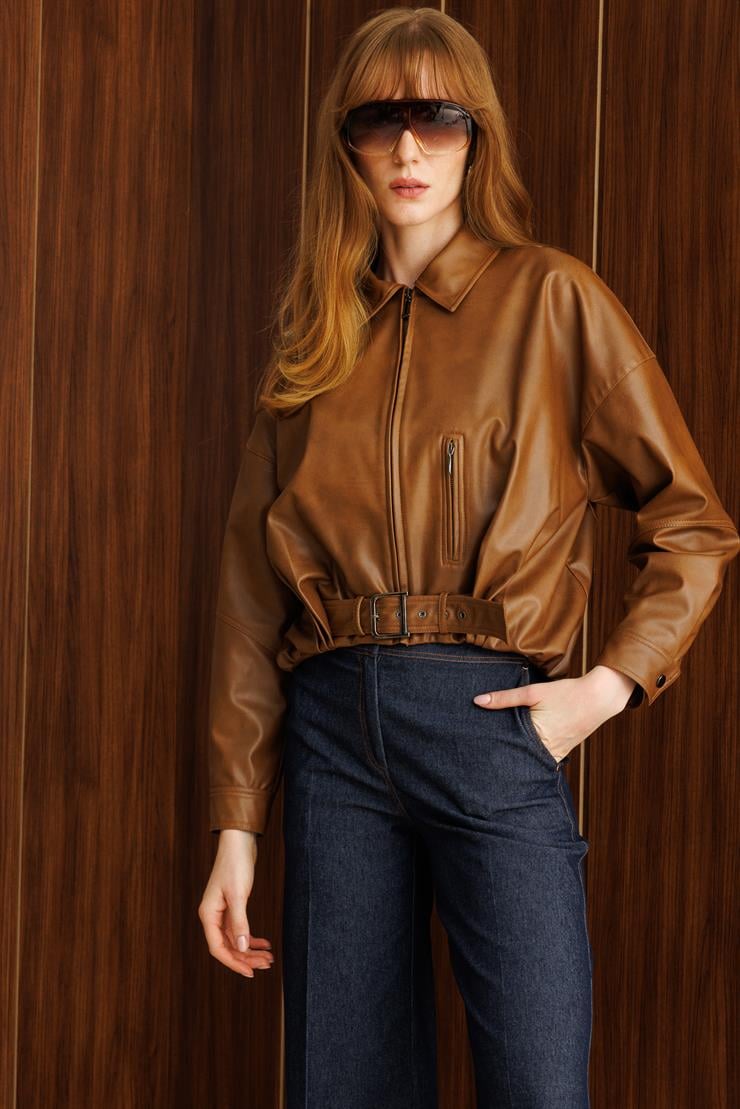 Modailgi  Önü Büzgü ve Kemer Detaylı Oversize Kısa Deri Mont Taba