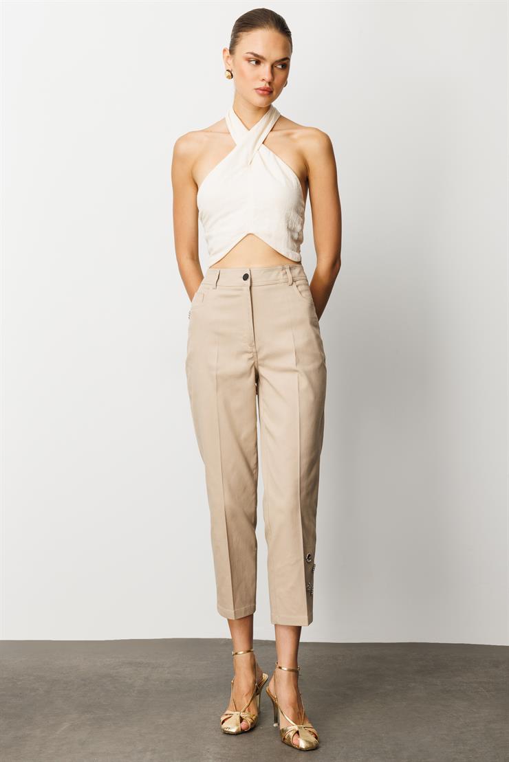 Modailgi  Paçası Kuşgözü ve İnci Detaylı Pantolon - 70041 Taş