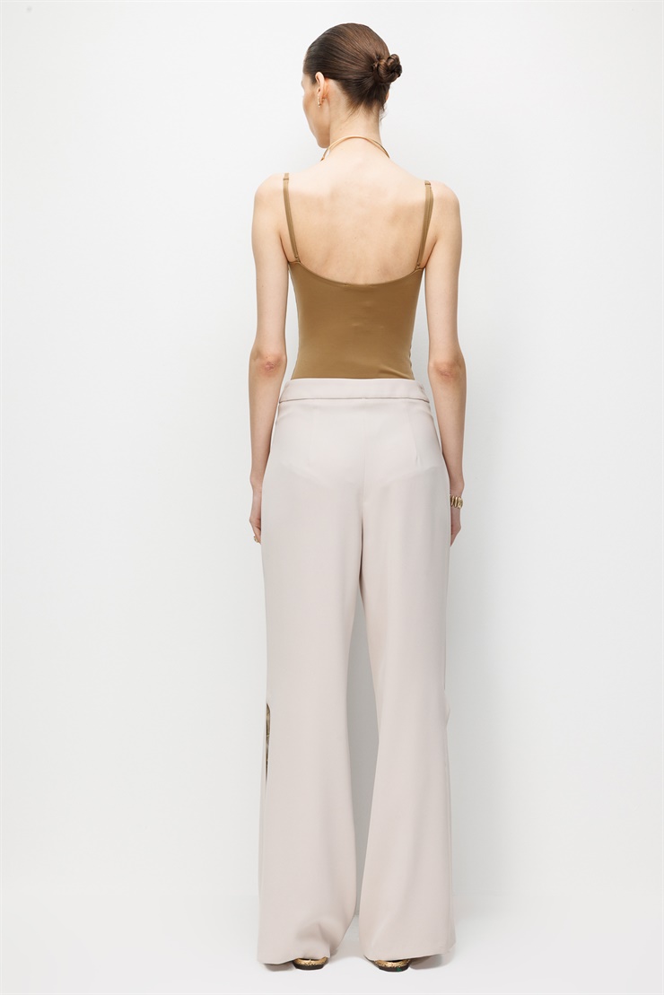 Modailgi  Paçası Yırtmaçlı Şifon Detaylı Pantolon - 75046 Taş