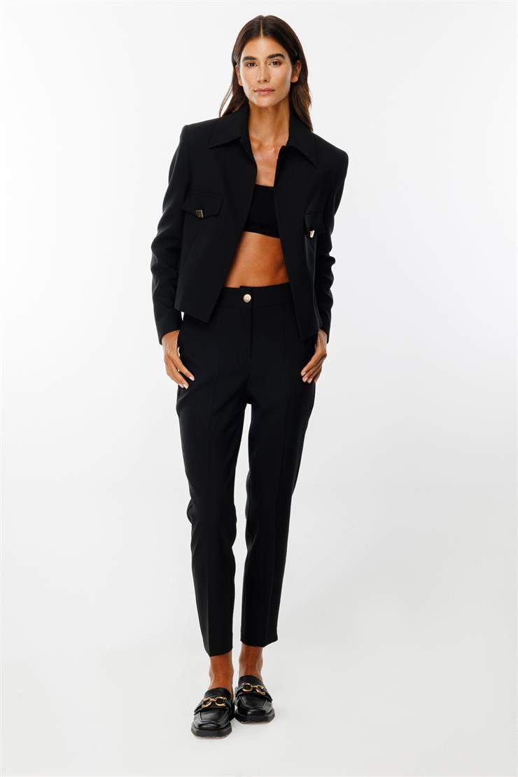 Modailgi  Pens ve Kapak Detaylı Kısa Ceket Siyah