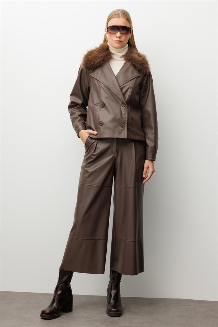 Modailgi  Reglan Kol Kruvaze Kapama Yakası Seyyar Kürk Aksesuarlı Kısa Deri Ceket Kahve