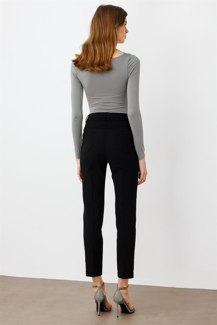 Modailgi  Rivet Taşlı Dar Paça Pantolon Siyah