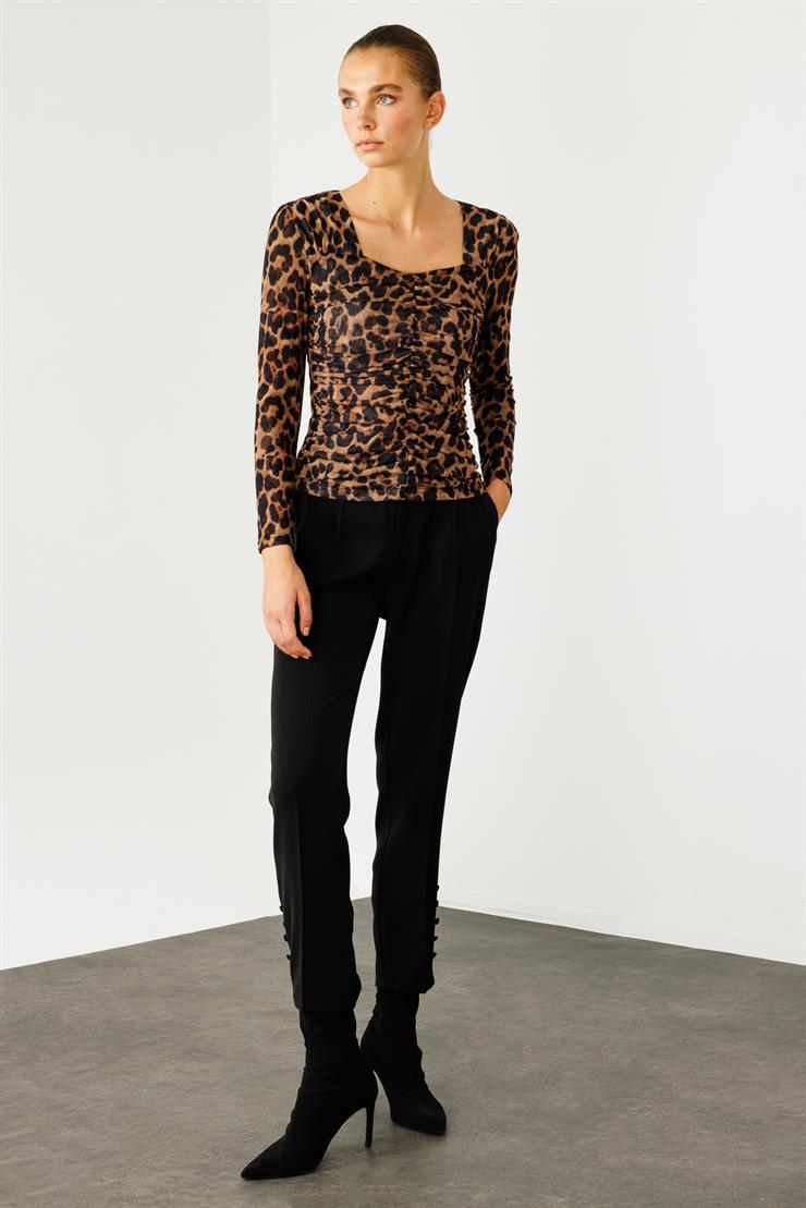 Modailgi  Robalı Önden Büzgülü Leopar Desen Bluz Vizon