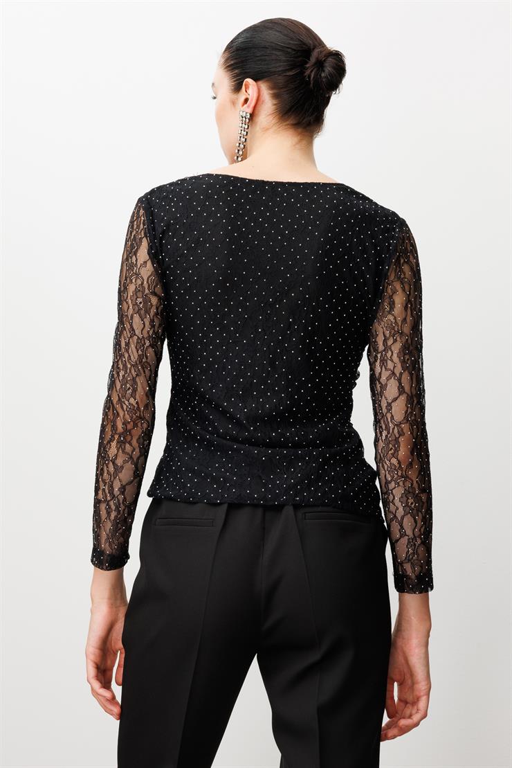 Modailgi  Robalı Önü Büzgü Detaylı Taşlı Dantel Bluz Siyah