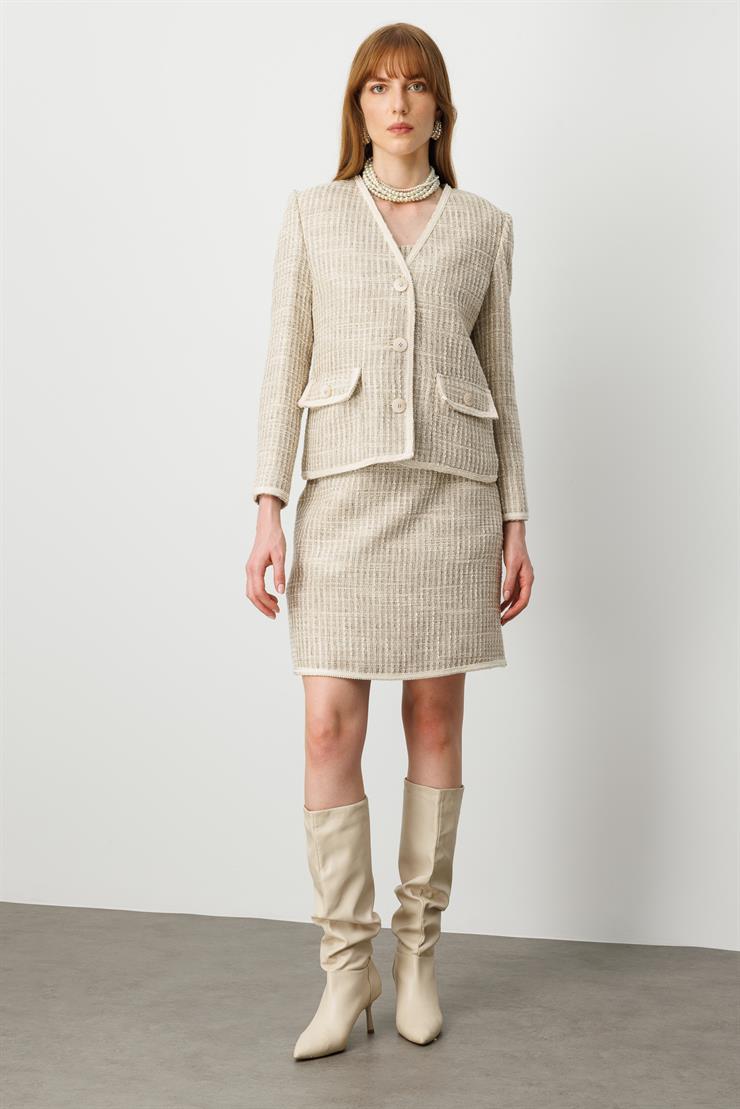 Modailgi  Sıfır Yaka Düğme Kapamalı Şerit Detaylı Astarlı Kısa Ceket Bej