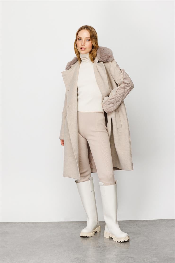 Modailgi  Yakası Kürklü Arkası Kapitoneli Şişme Kaban Bej