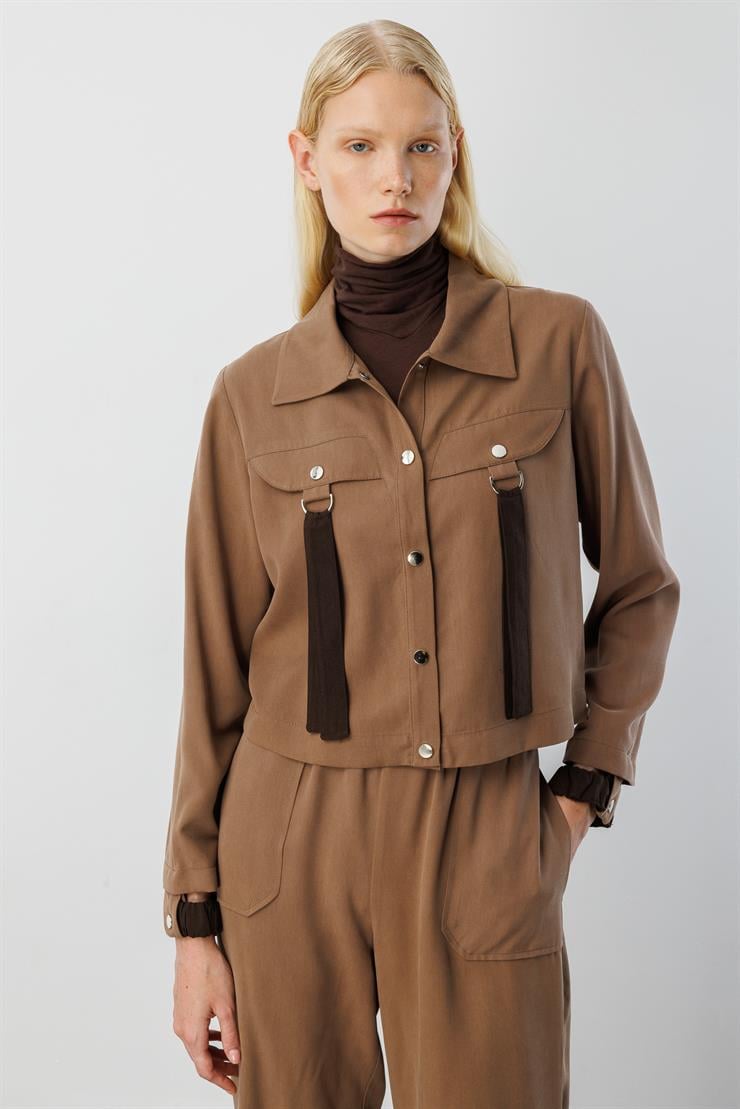 Modailgi  Şömziye Yaka Cep Kapakların Metal Toka ve Kuşak Detaylı Tunik - 40042 Vizon