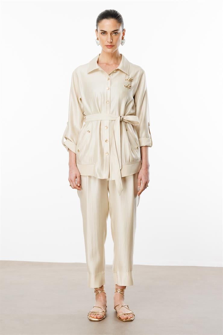 Modailgi  Şömziye Yaka Lastikli Kuşak Detaylı İşlemeli Tunik Bej