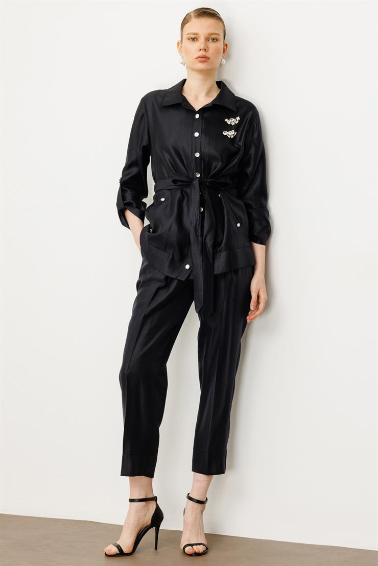 Modailgi  Şömziye Yaka Lastikli Kuşak Detaylı İşlemeli Tunik Siyah