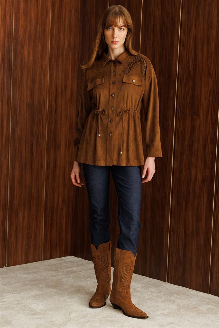 Modailgi  Şömziye Yakalı Roba Ve Kapak Cep Detaylı Belde Tünel Bağcıklı Lase Nakış Gömlek Taba