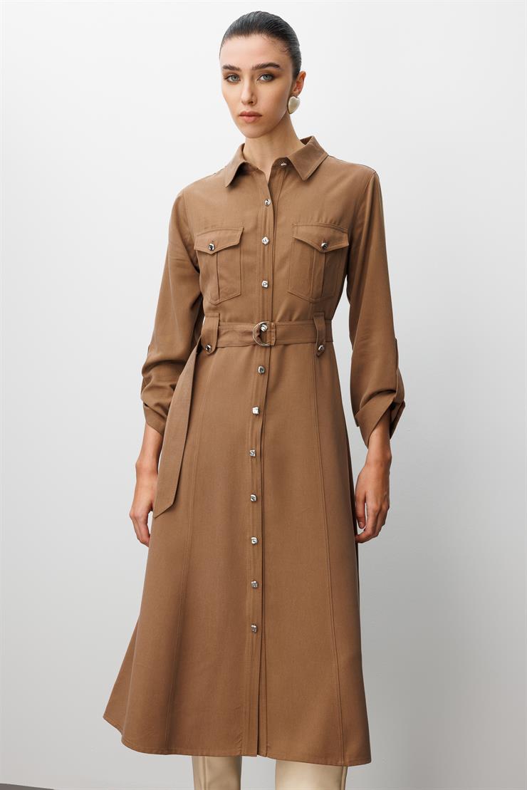 Modailgi  Spor Dikiş Detaylı Belde Kuşaklı Apoletli Midi Boy Gömlek Elbise Vizon