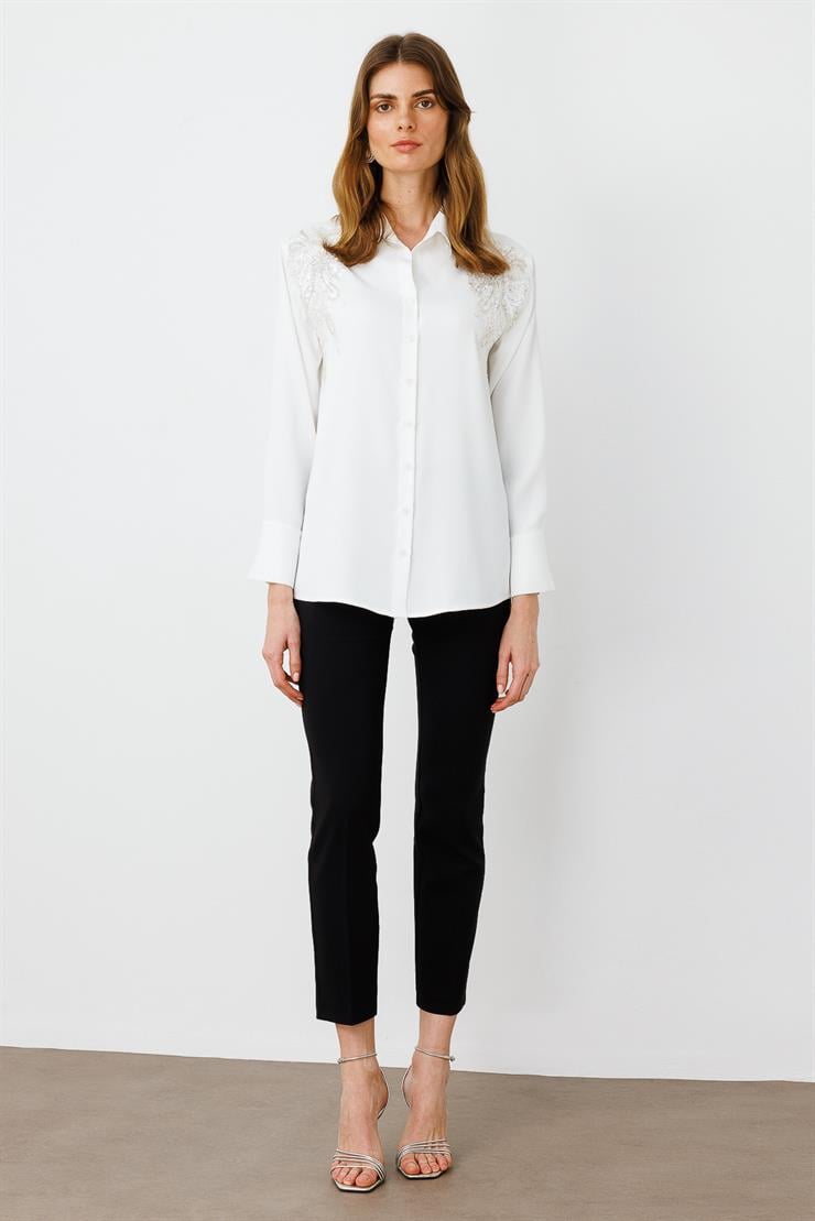 Modailgi  Taşlı Aksesuar Detaylı Rahat Kesim Gömlek Ekru