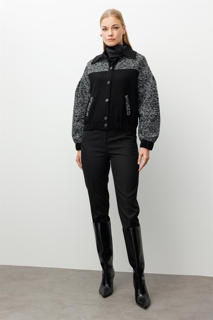 Modailgi  Tuvit Kumaş Garni Detaylı Kolları Pileli Kısa Örme Mont Siyah