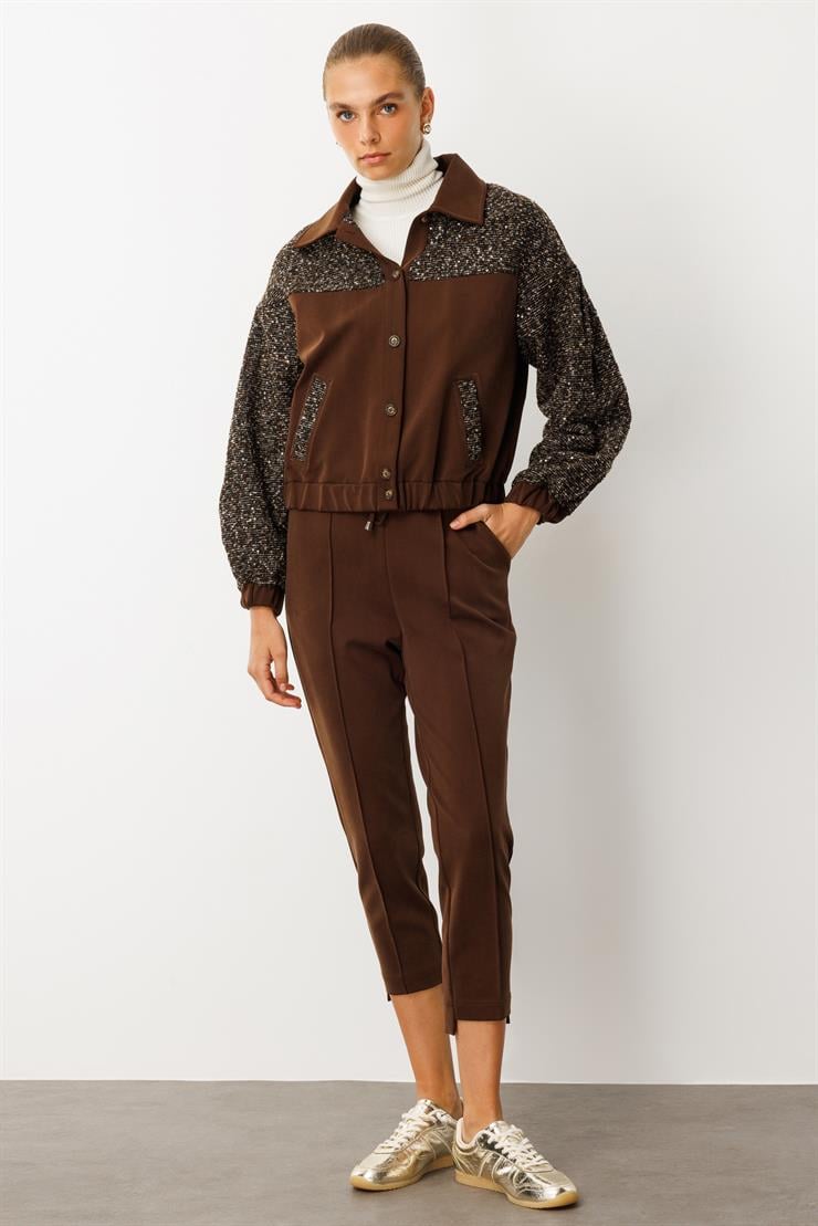 Modailgi  Tuvit Kumaş Garni Detaylı Kolları Pileli Kısa Örme Mont - 40011 Kahve