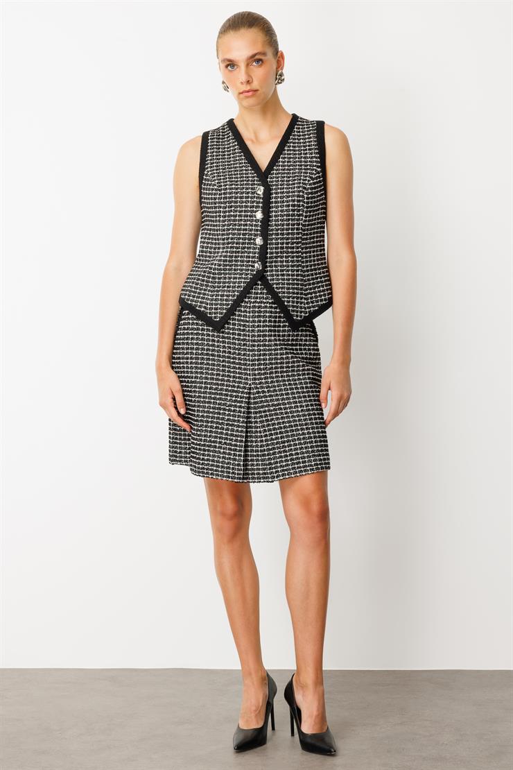 Modailgi  V Yaka Enküstre Detaylı Ön Beden Simetrik Kesim Kısa Tuvit Yelek Siyah