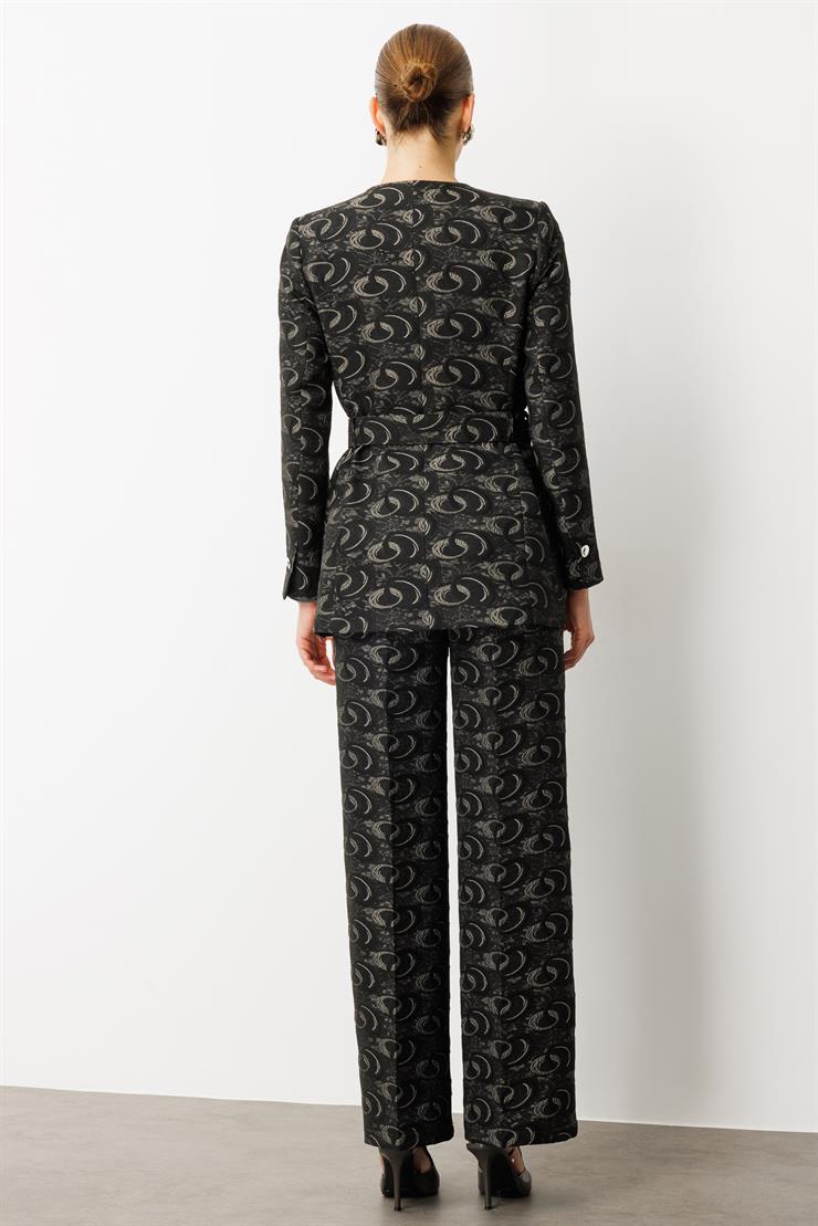 Modailgi  V Yakalı Ara Boy Kendinden Kumaş Kemer Detaylı Jakar Ceket Siyah