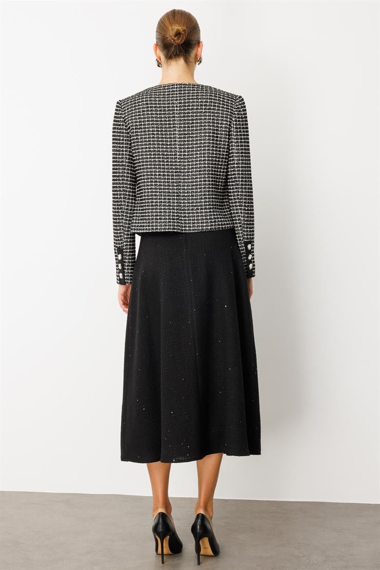 Modailgi  V Yakalı Düz Kumaş Garnili Torba Cepli Kısa Tuvit Ceket SİYAH-BEYAZ