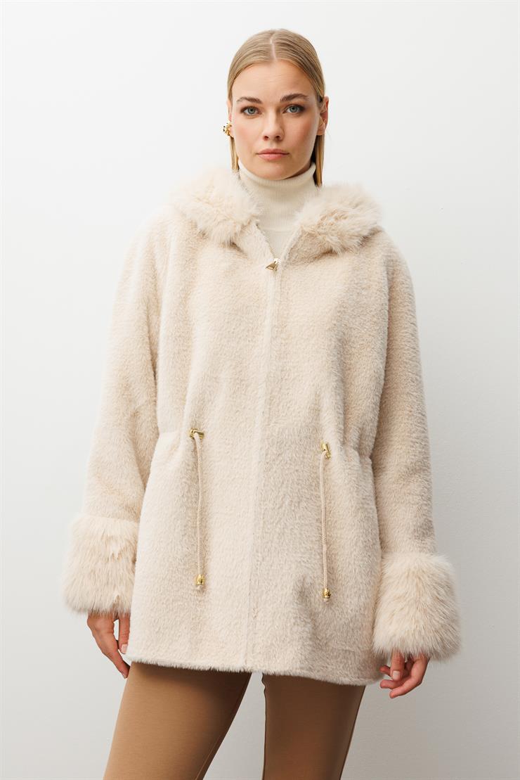 Modailgi  Yaka ve Kol Manşeti Kürklü Fermuarlı Alcantara Kaban Camel