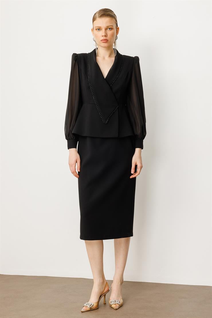 Modailgi  Yakası Aksesuar İşlemeli Kolları Şifon Kruvaze Elbise Siyah