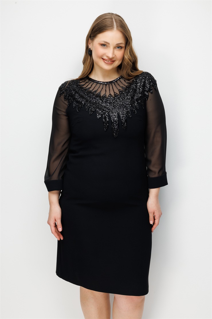 Modailgi  Yakası Boncuk İşlemeli Evaze Kol Elbise Siyah