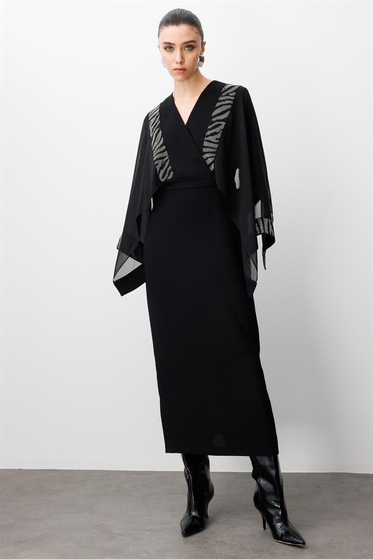 Modailgi  Yakası Kruvaze Kolları Pelerin Taş Detaylı Kalem Elbise Siyah