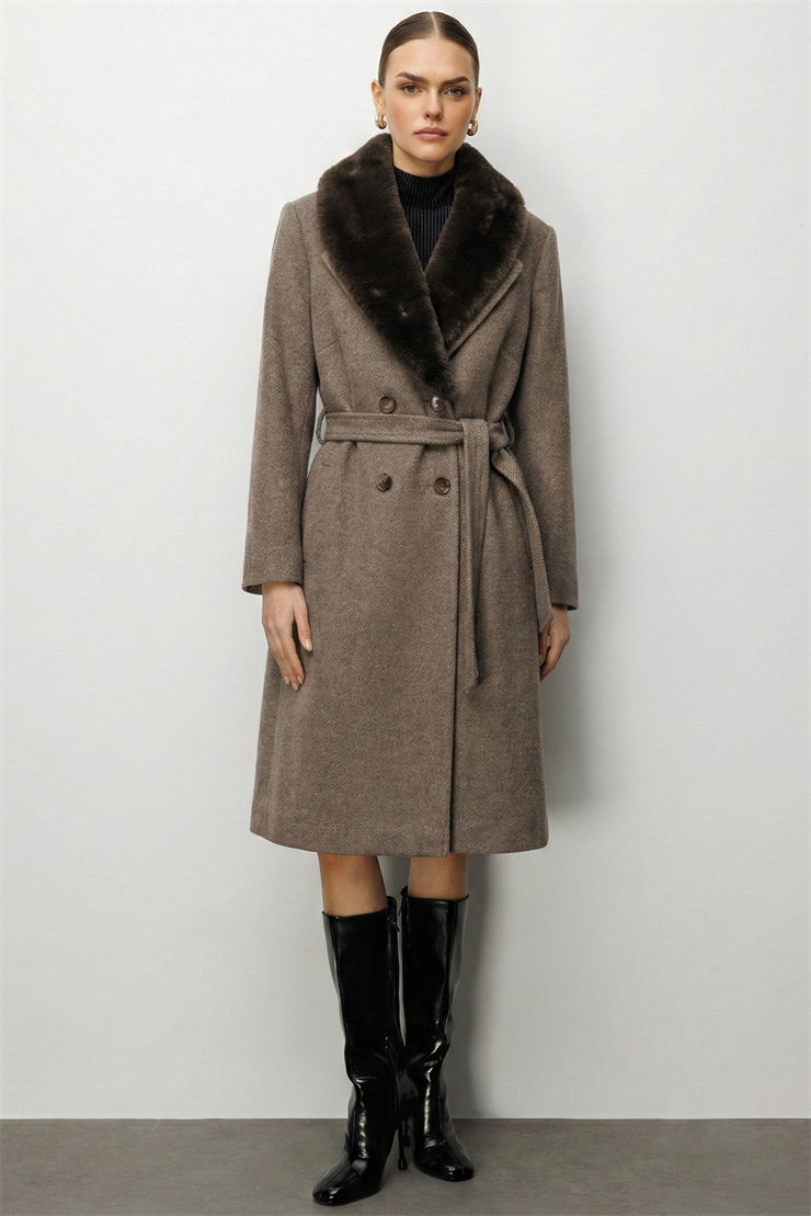 Modailgi  Yakası Kürklü Diyagonal Çizgili Kruvaze Kaban Kahve