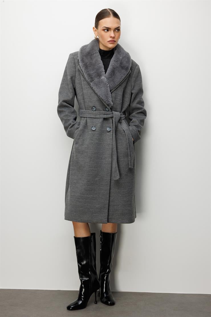 Modailgi  Yakası Kürklü Diyagonal Çizgili Kruvaze Kaban Gri