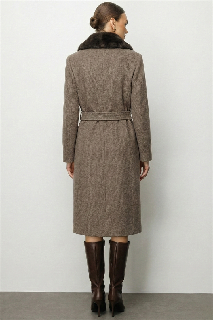 Modailgi  Yakası Kürklü Diyagonal Çizgili Kruvaze Kaban Kahve