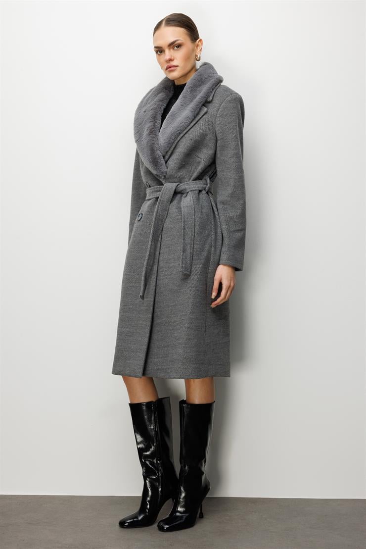 Modailgi  Yakası Kürklü Diyagonal Çizgili Kruvaze Kaban Gri