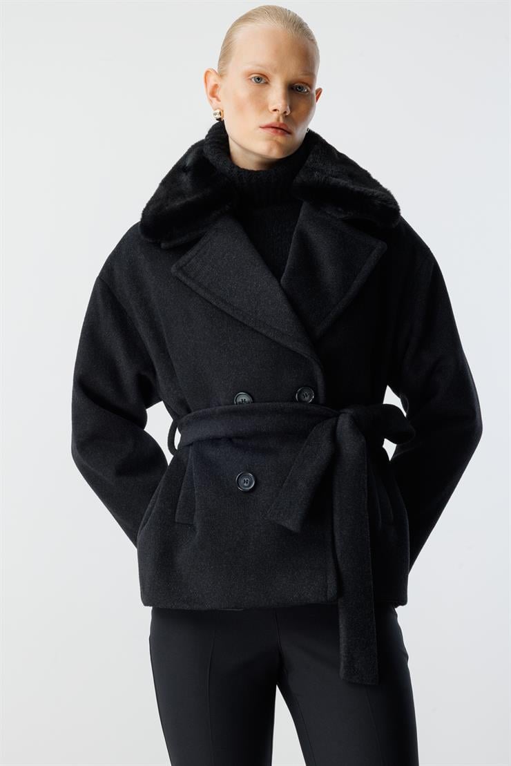 Modailgi  Yakası Kürklü Kruvaze Kemerli Kısa Kaşe Kaban Siyah