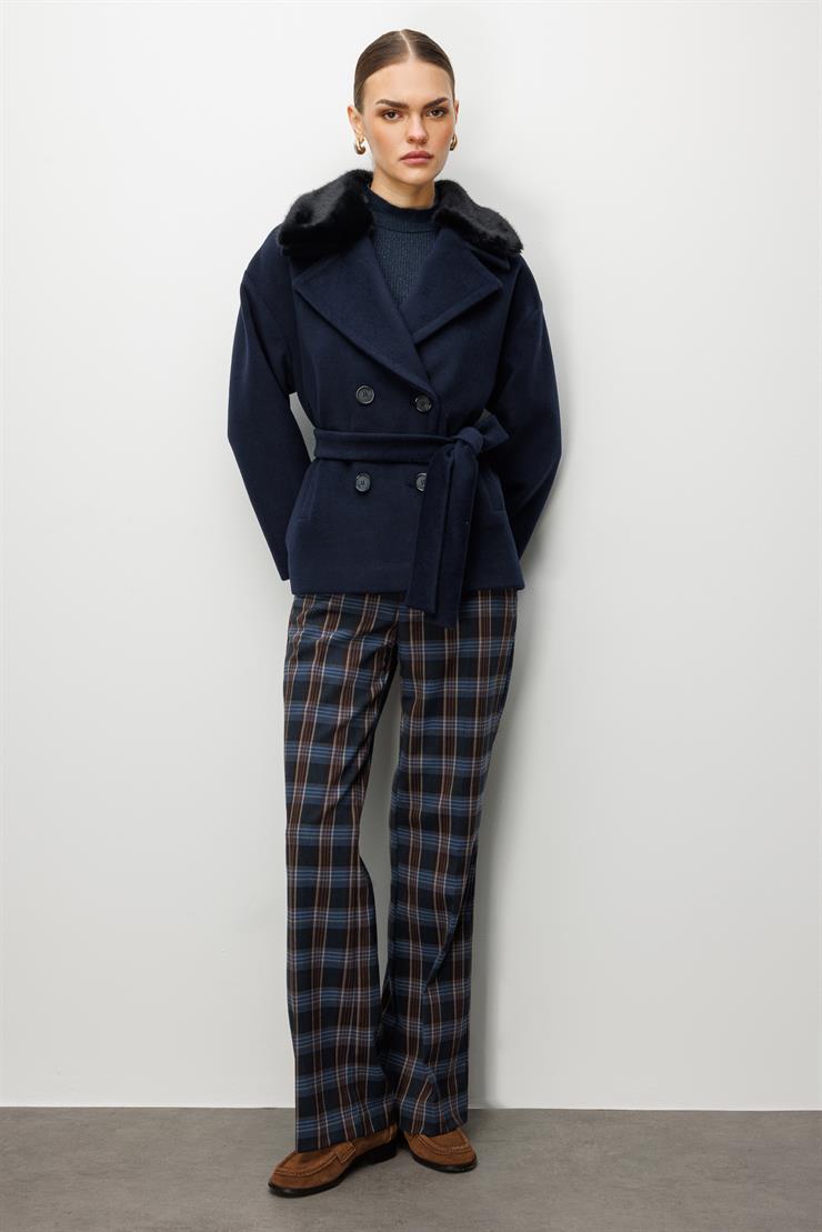 Modailgi  Yakası Kürklü Kruvaze Kemerli Kısa Kaşe Kaban Lacivert