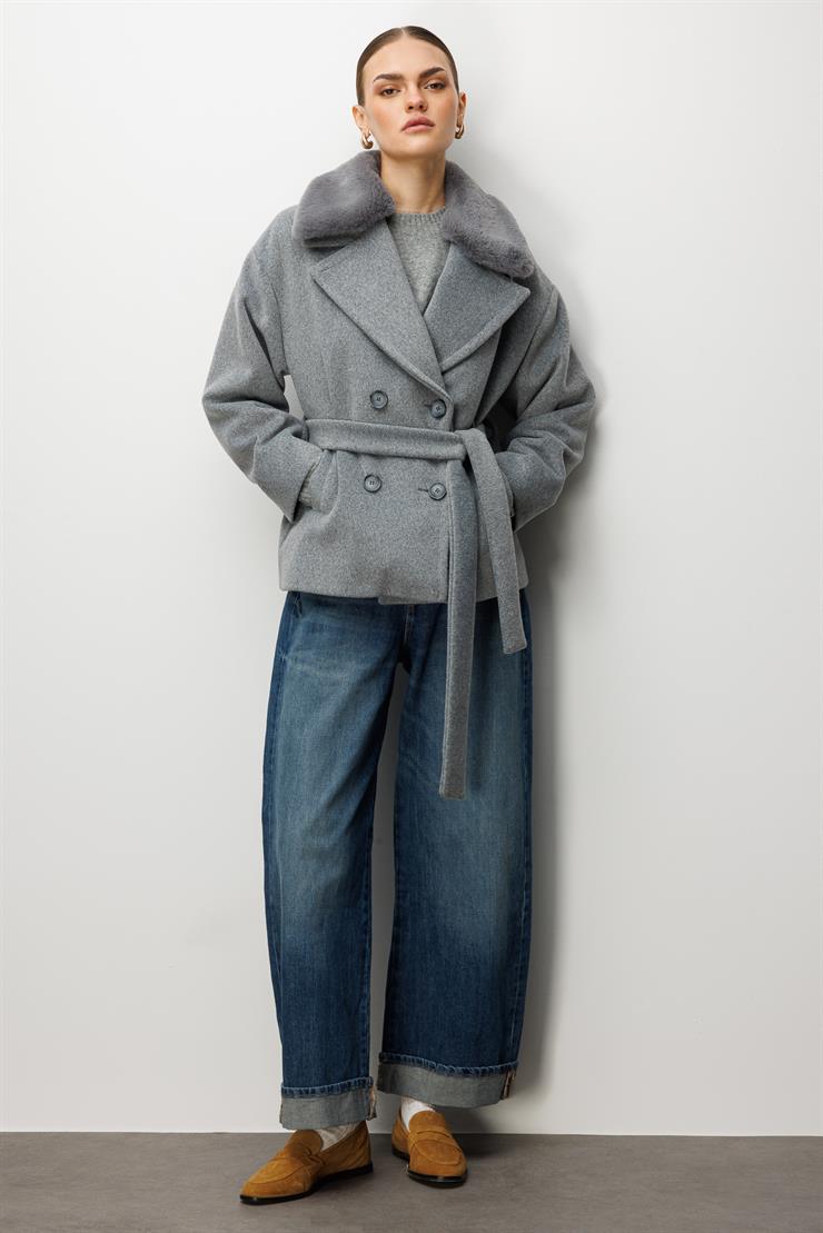 Modailgi  Yakası Kürklü Kruvaze Kemerli Kısa Kaşe Kaban Gri