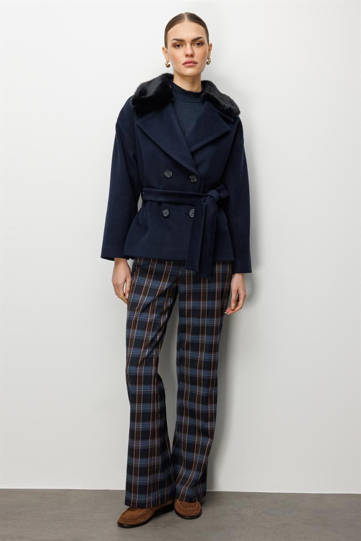 Modailgi  Yakası Kürklü Kruvaze Kemerli Kısa Kaşe Kaban Lacivert