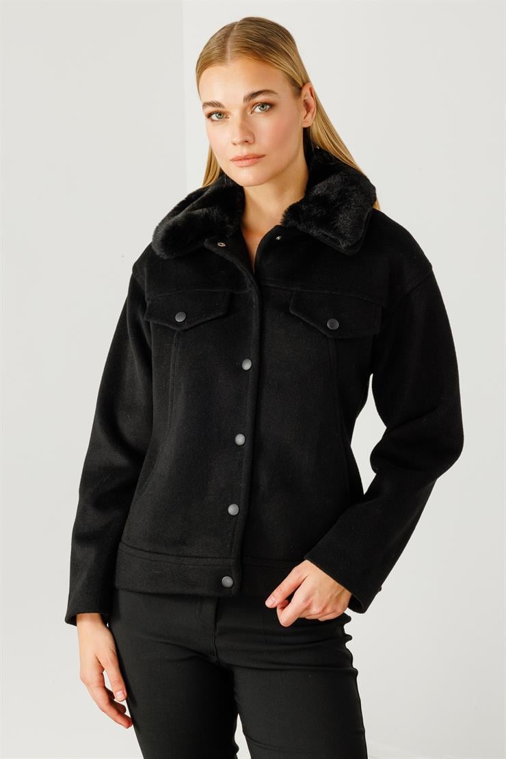 Modailgi  Yakası Kürklü Önden Kapamalı Kısa Kaşe Kaban Siyah